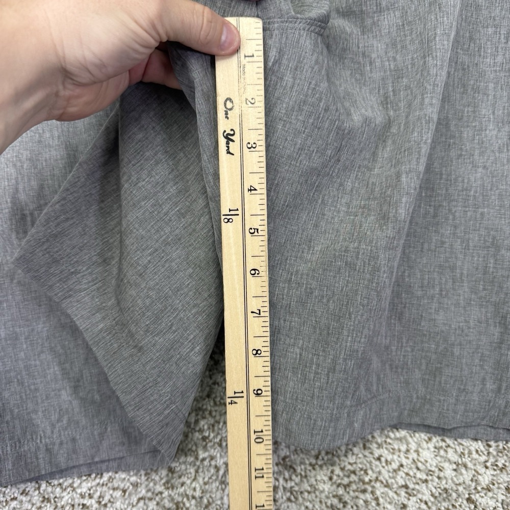 IZOD Saltwater Performance Shorts Men's Size 52‎ Lot Of 2 Gray Tan Stretch Golf - Picture 13 of 16